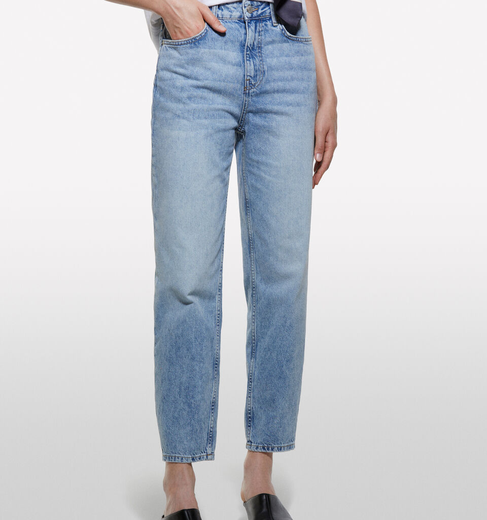 Style 68 – Helle Mom-Fit-Jeans - mom fit und boyfriend jeans für damen - Azurblau | Sisley image number 3